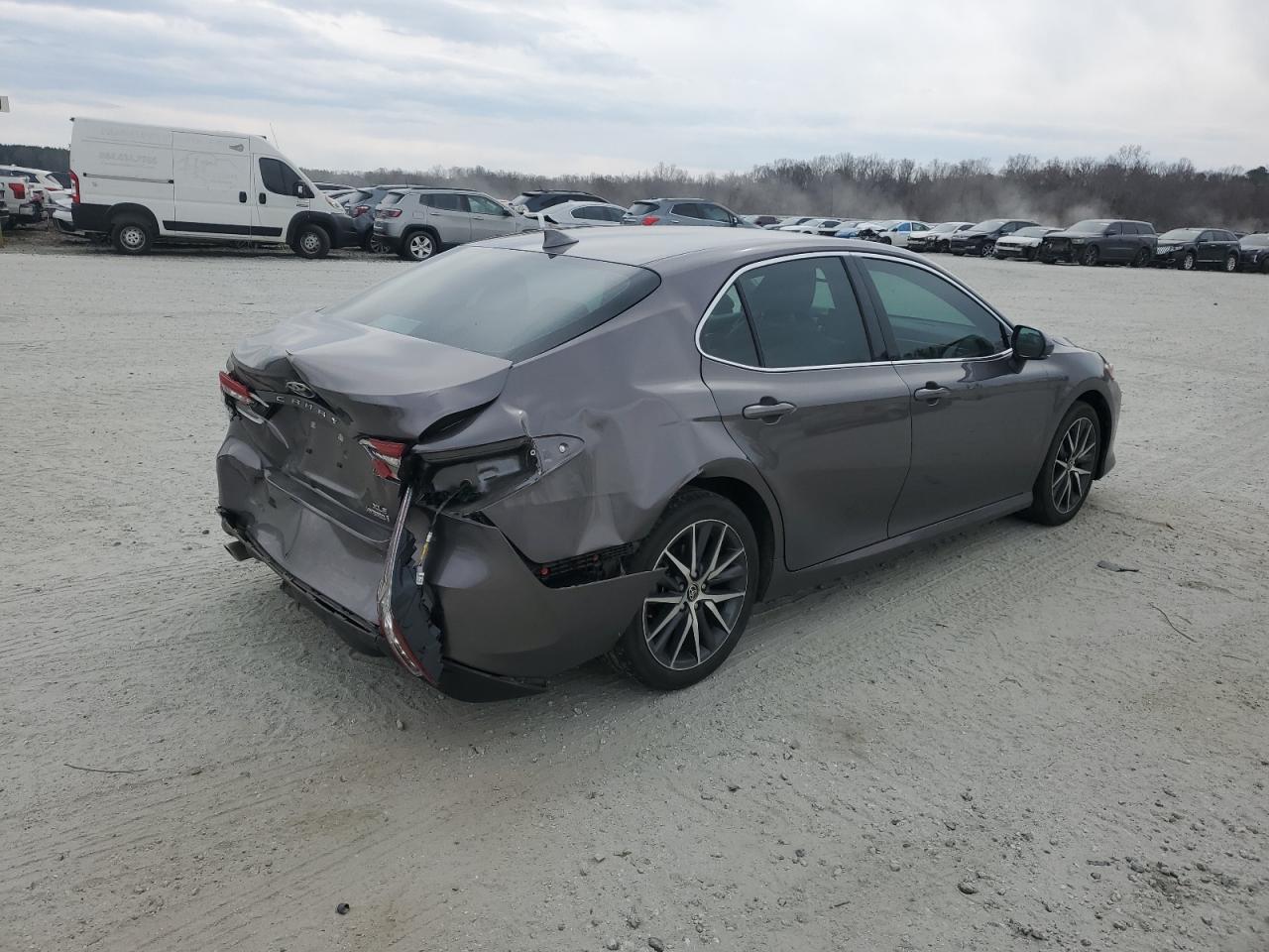 2022 TOYOTA CAMRY XLE VIN:4T1F31AK6NU592541