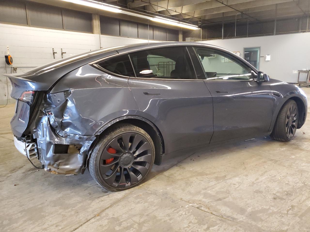 2022 TESLA MODEL Y  VIN:7SAYGDEF2NF398942