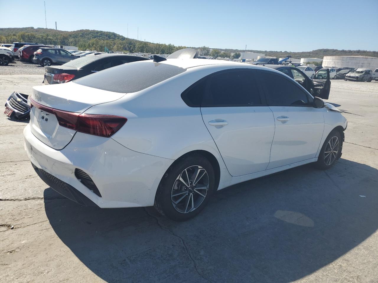 2023 KIA FORTE LX VIN:3KPF24AD2PE637602