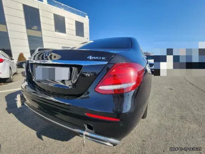 2017 Mercedes-Benz E 300 WDDZF4KB9HA137221 VIN:WDDZF4KB9HA137221