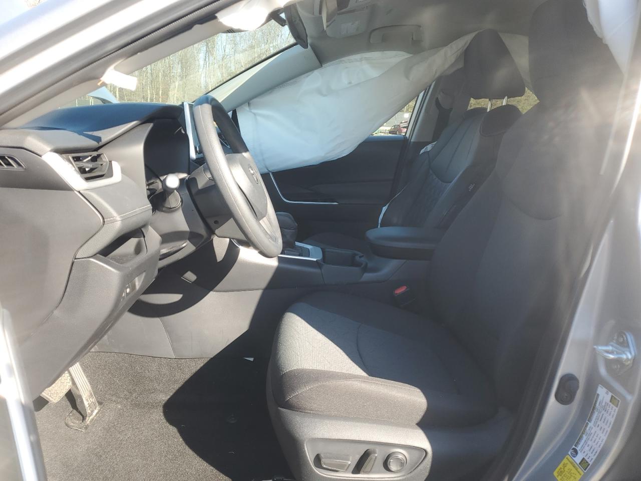2024 TOYOTA RAV4 XLE VIN:2T3P1RFV4RC464731