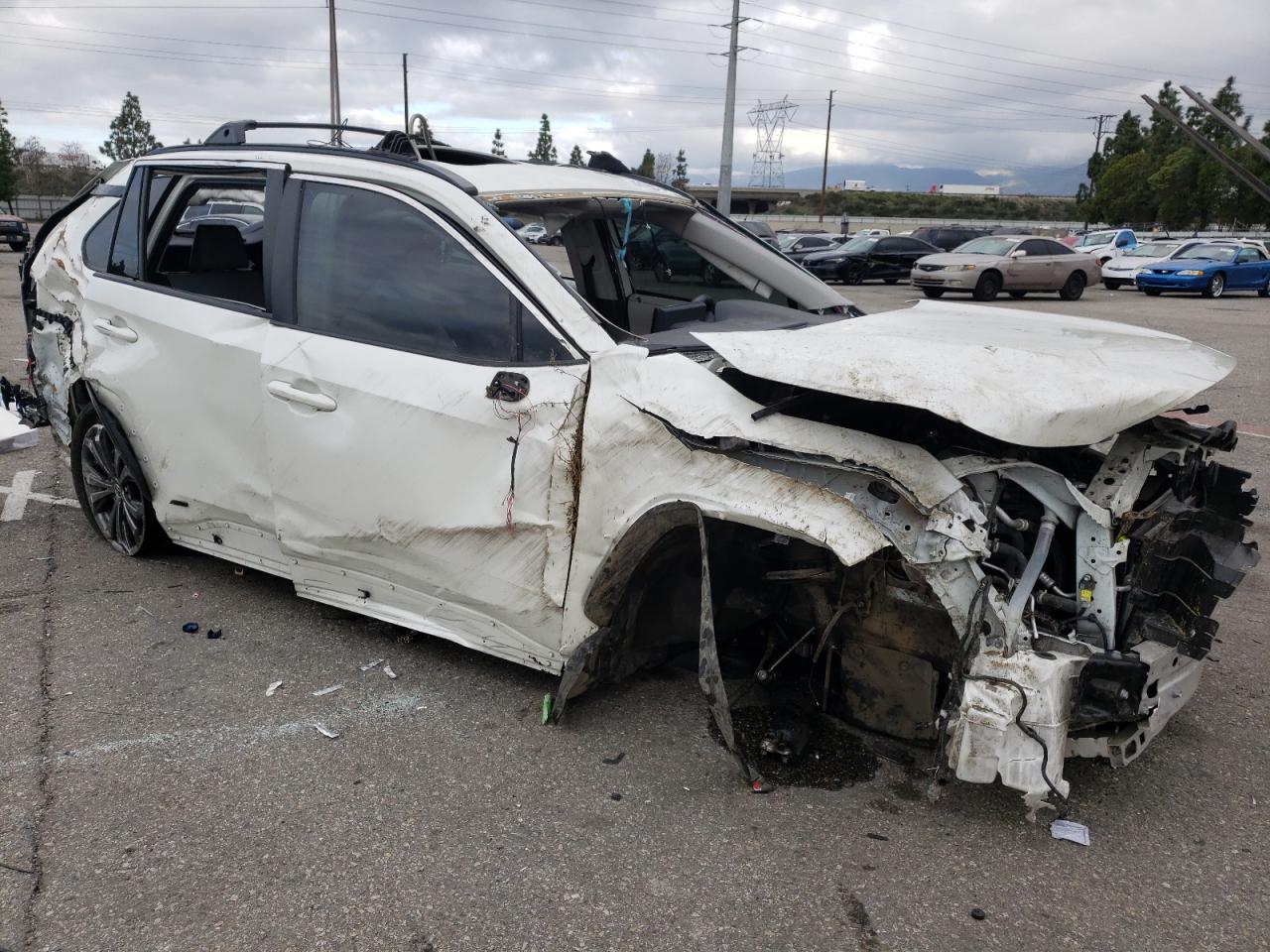 2022 TOYOTA RAV4 XLE PREMIUM VIN:JTMB6RFV1ND527611