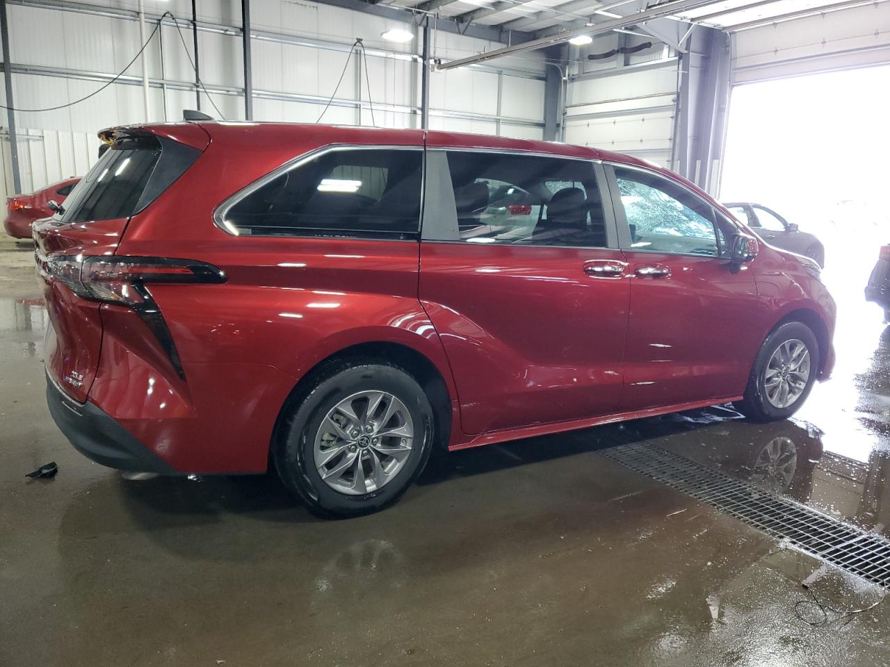 2023 TOYOTA SIENNA XLE VIN:5TDYRKEC8PS156317