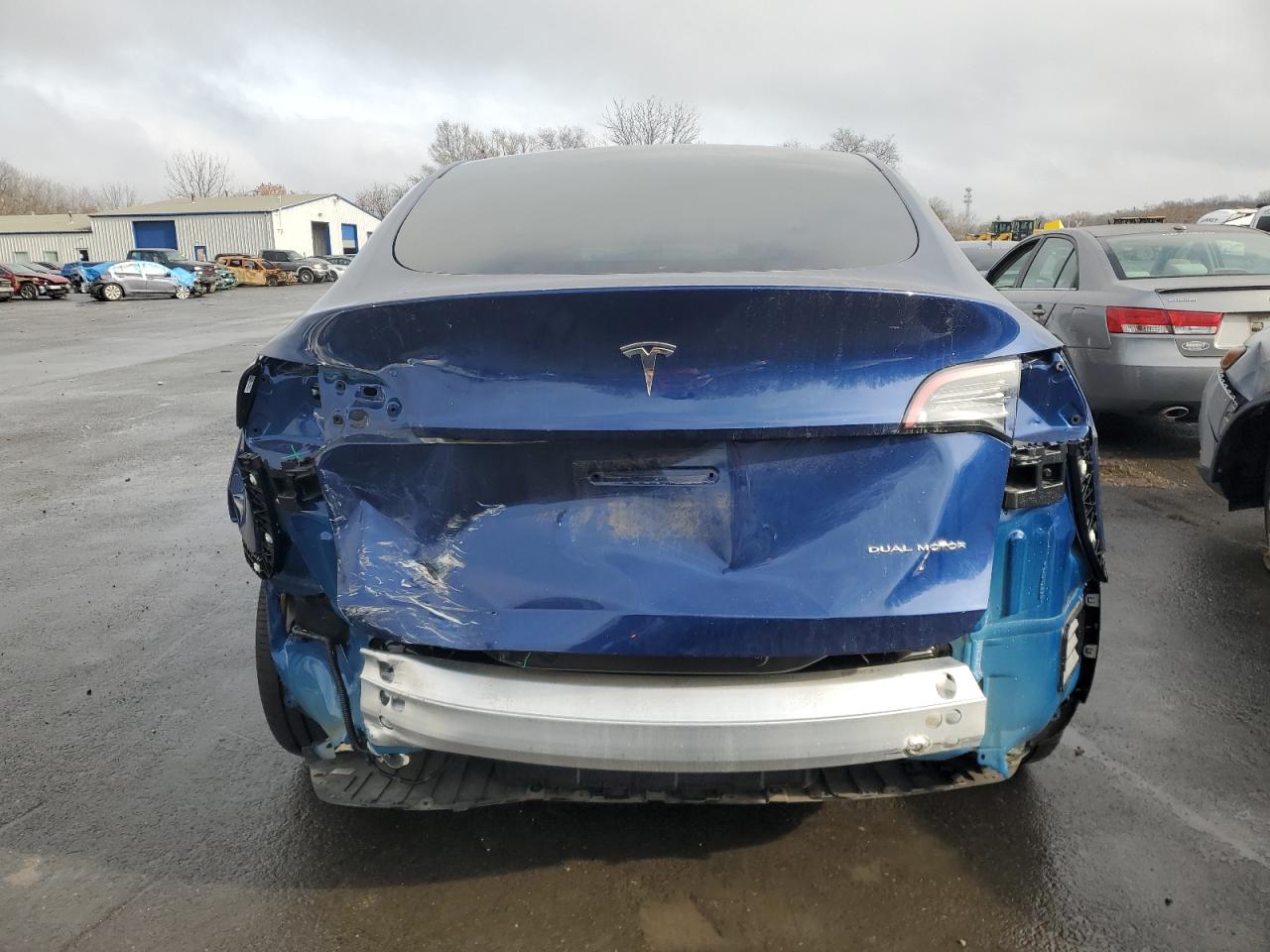 2024 TESLA MODEL Y VIN:7SAYGDEE6RA231851