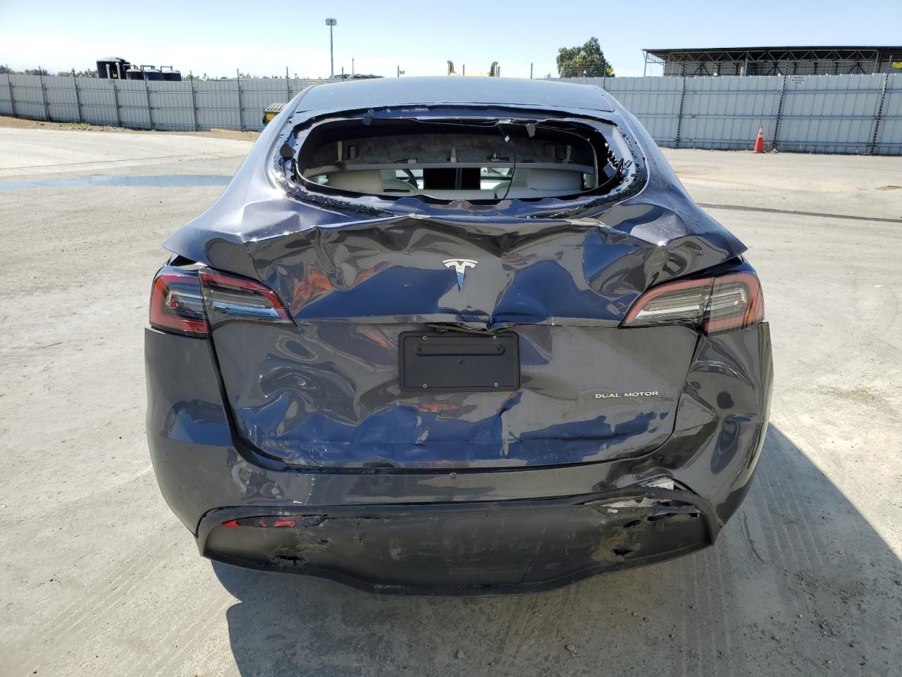 2023 TESLA MODEL Y  VIN:7SAYGDEE9PF883928