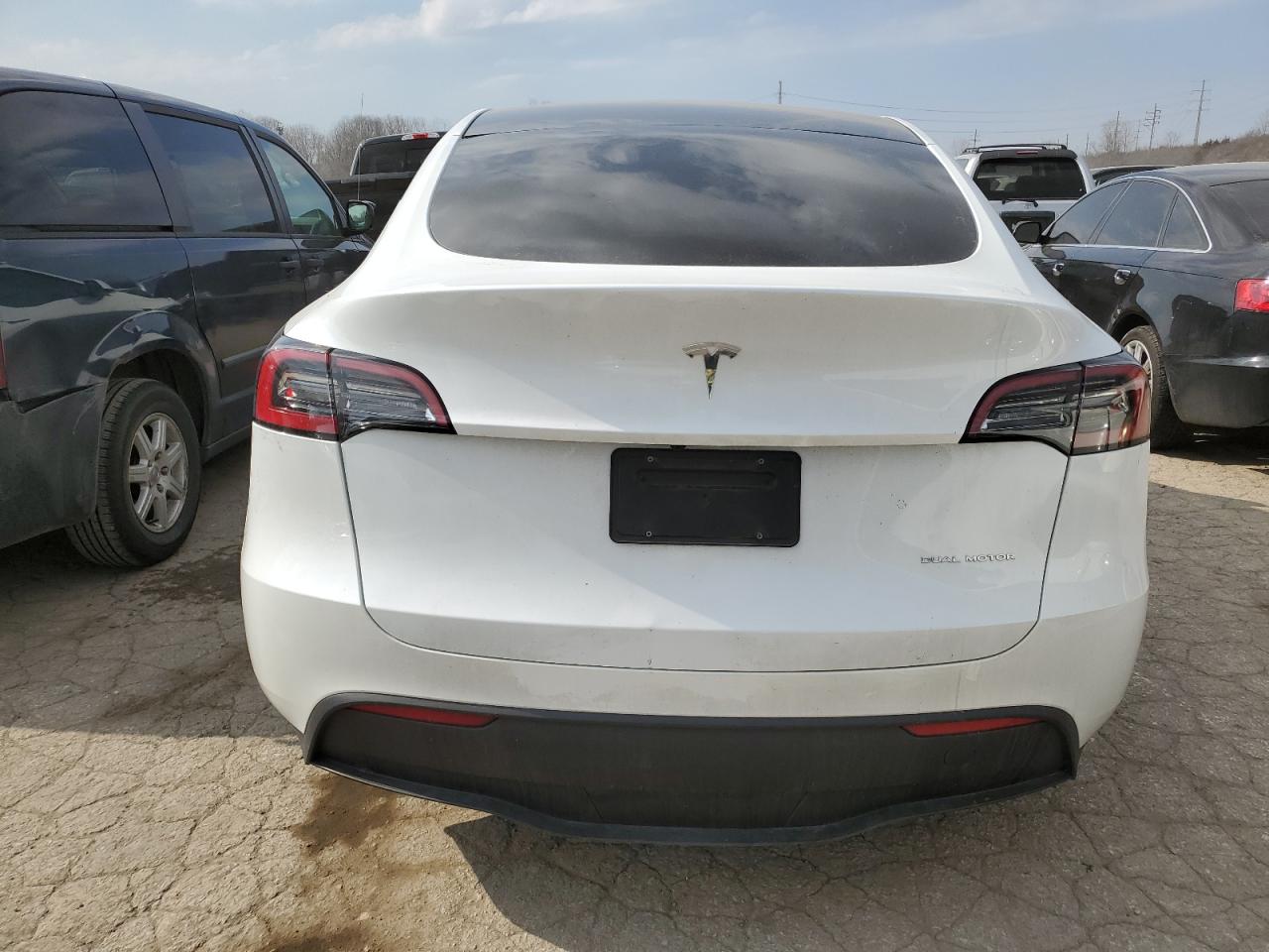 2023 TESLA MODEL Y  VIN:7SAYGDEE2PA119609