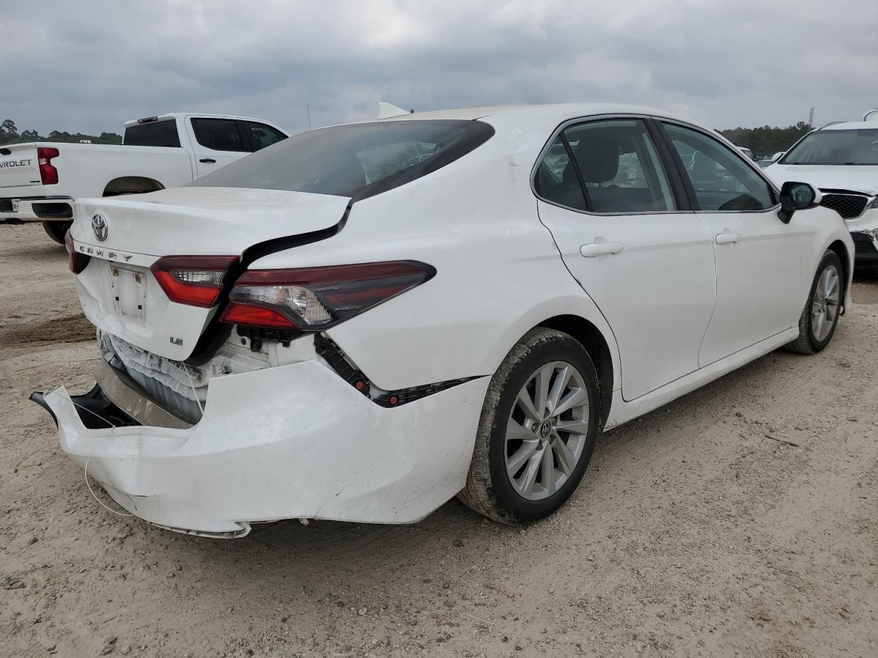 2022 TOYOTA CAMRY LE VIN:4T1C11AK8NU633311