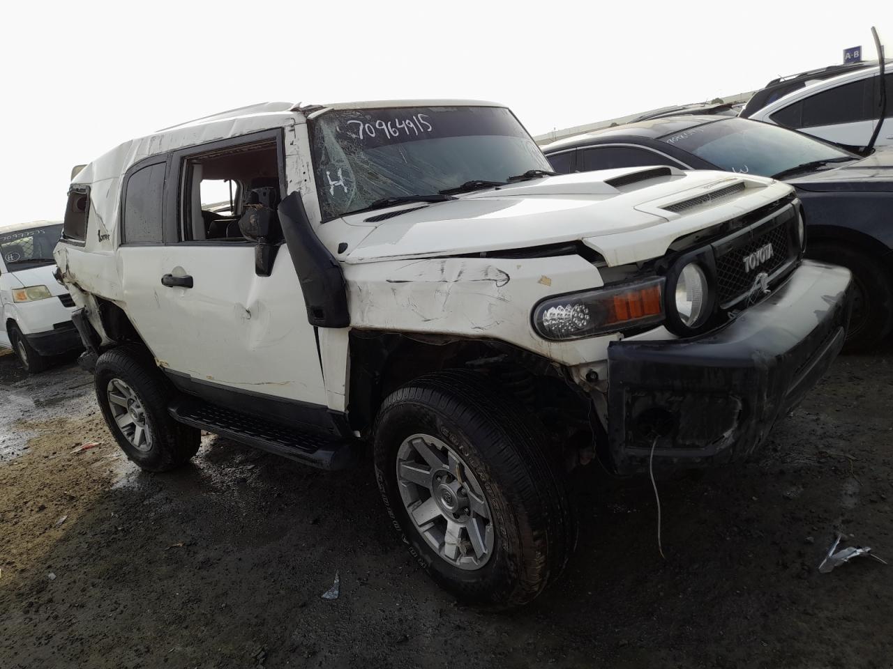 2015 TOYOTA FJ CRUISER VIN:JTEBU11F8FK******