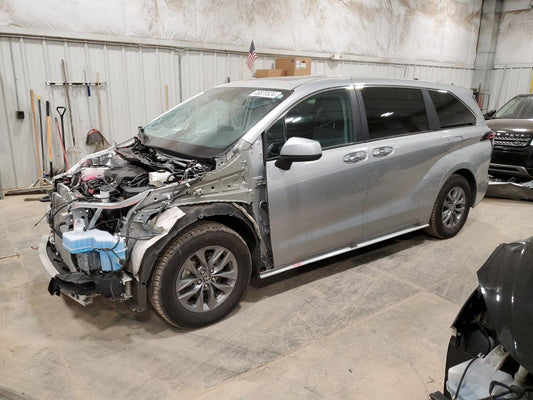 2022 TOYOTA SIENNA XLE VIN:5TDYRKEC9NS081950