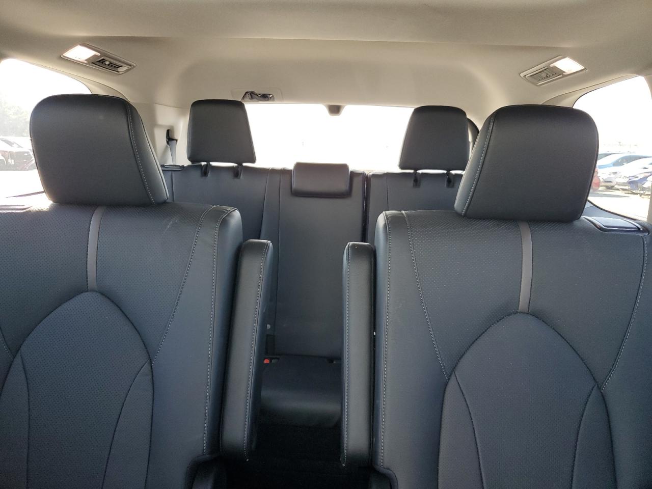 2024 TOYOTA GRAND HIGHLANDER XLE VIN:5TDAAAB52RS063837