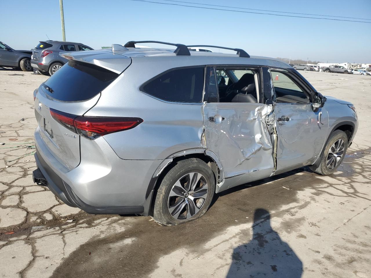 2022 TOYOTA HIGHLANDER HYBRID XLE VIN:5TDGBRCH5NS558171