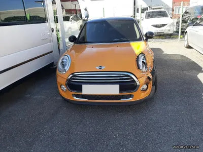 2014 MINI Cooper VIN:
