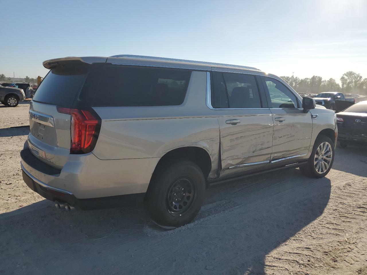 2022 GMC YUKON XL DENALI VIN:1GKS2JKL8NR195238