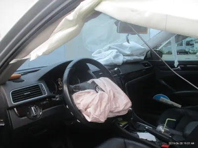 2015 Volkswagen Passat VIN: