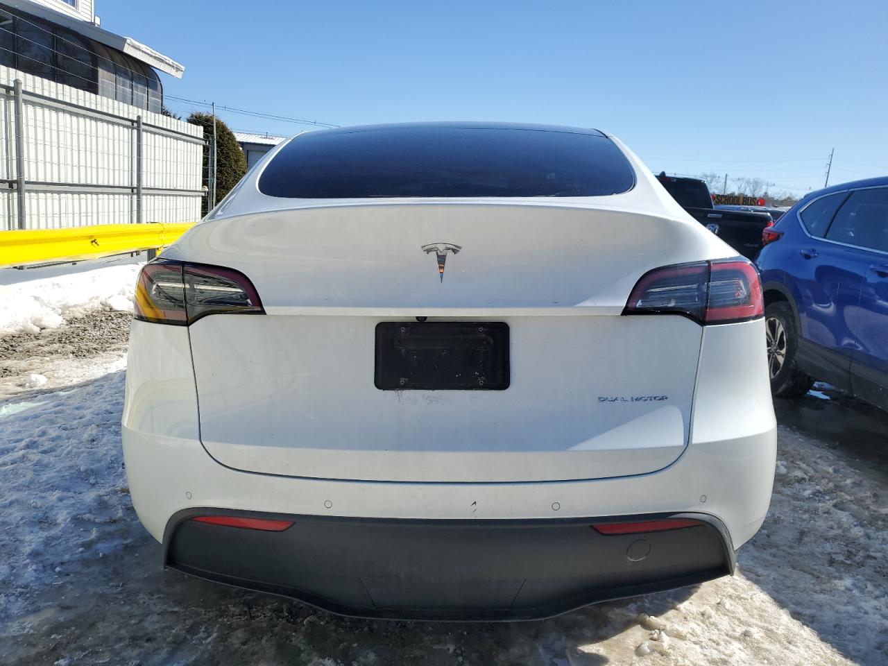 2022 TESLA MODEL Y  VIN:7SAYGDEE2NF339753