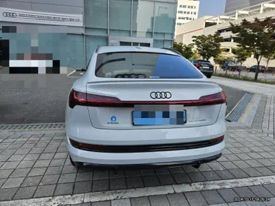 2022 Audi e-tron VIN: