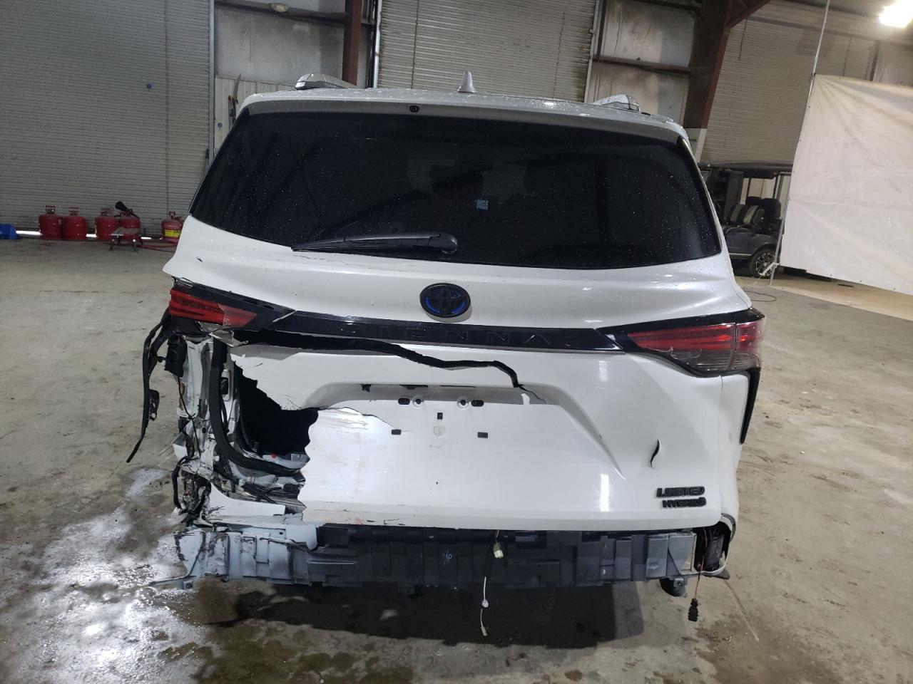2023 TOYOTA SIENNA LIMITED VIN:5TDZSKFC2PS106455