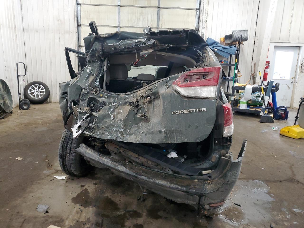 2022 SUBARU FORESTER PREMIUM VIN:JF2SKAECXNH512368