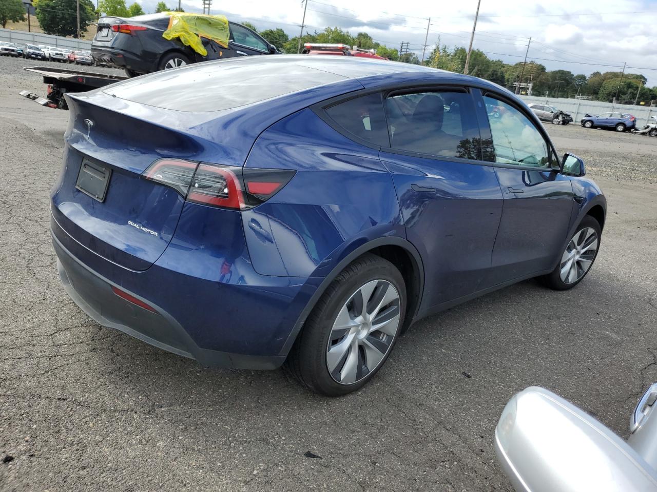 2023 TESLA MODEL Y  VIN:7SAYGDEE2PF592137