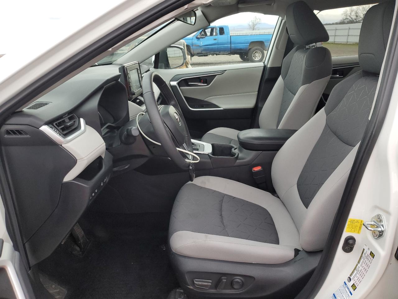 2022 TOYOTA RAV4 XLE VIN:2T3P1RFV0NC307806