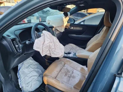 2019 Volvo XC40 VIN: