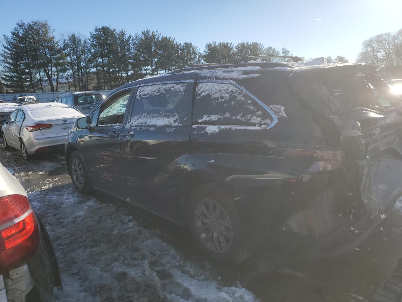 2024 TOYOTA SIENNA LE VIN:3CZRZ2H52RM736564