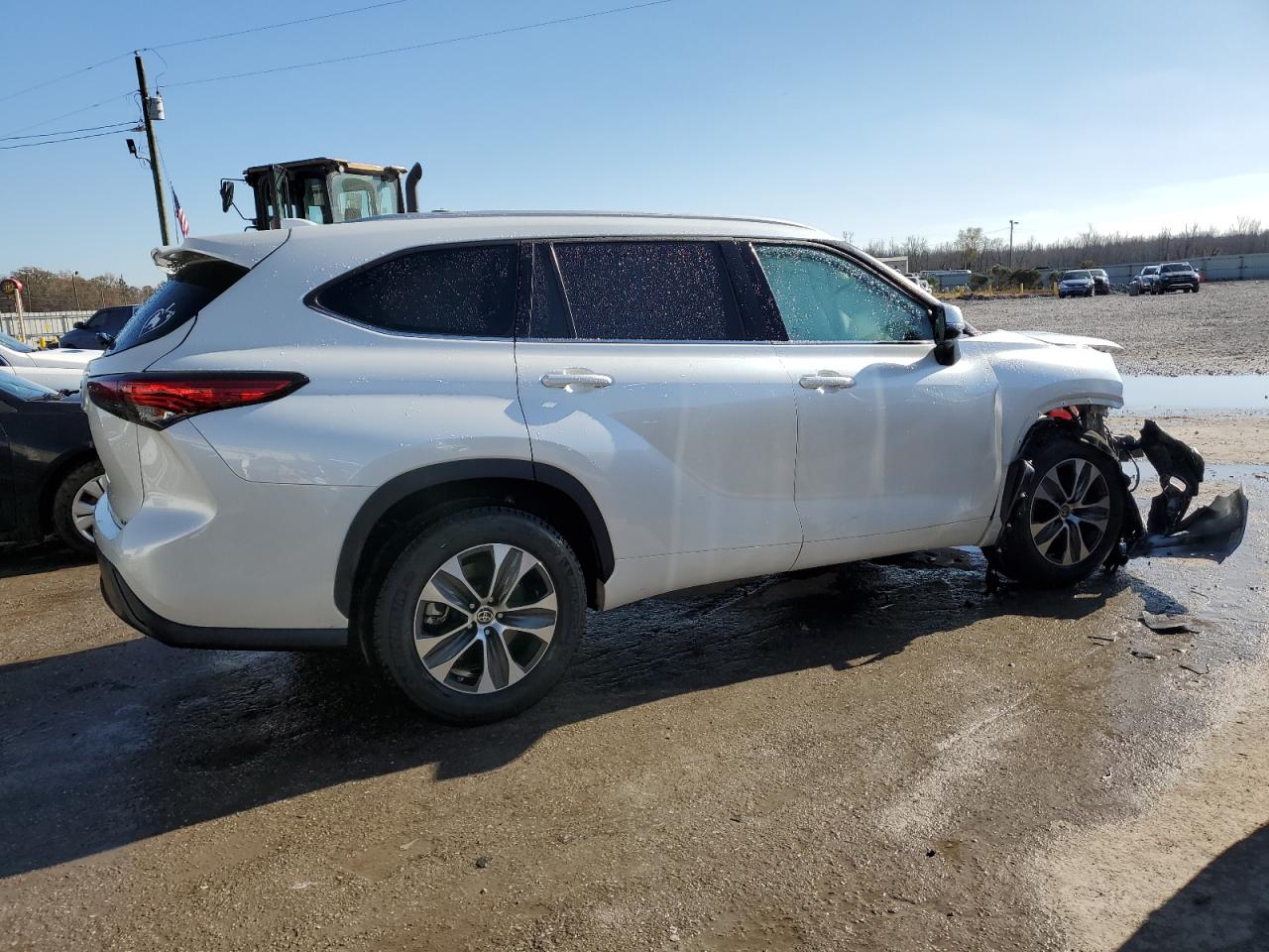2022 TOYOTA HIGHLANDER XLE VIN:5TDGZRAH7NS125174