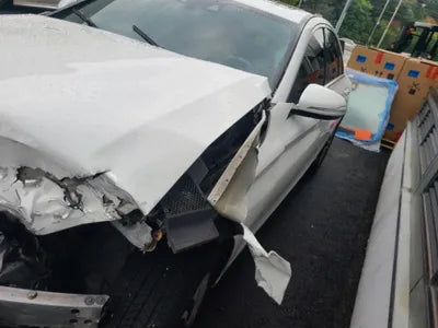 2015 Mercedes-Benz C 200 VIN: