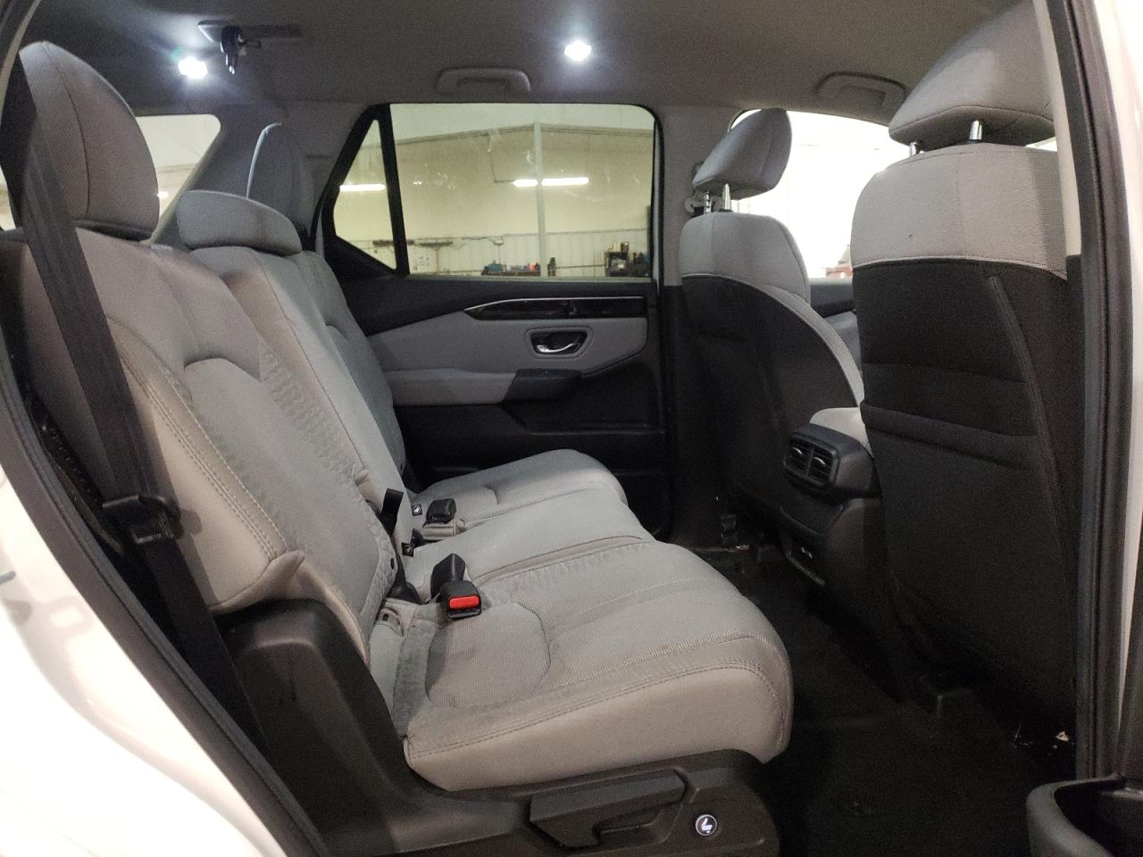 2023 HONDA PILOT LX VIN:5FNYG1H21PB023647