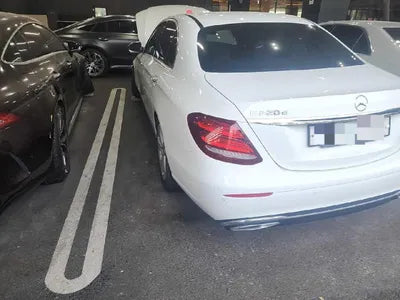 2016 Mercedes-Benz E 220 VIN: