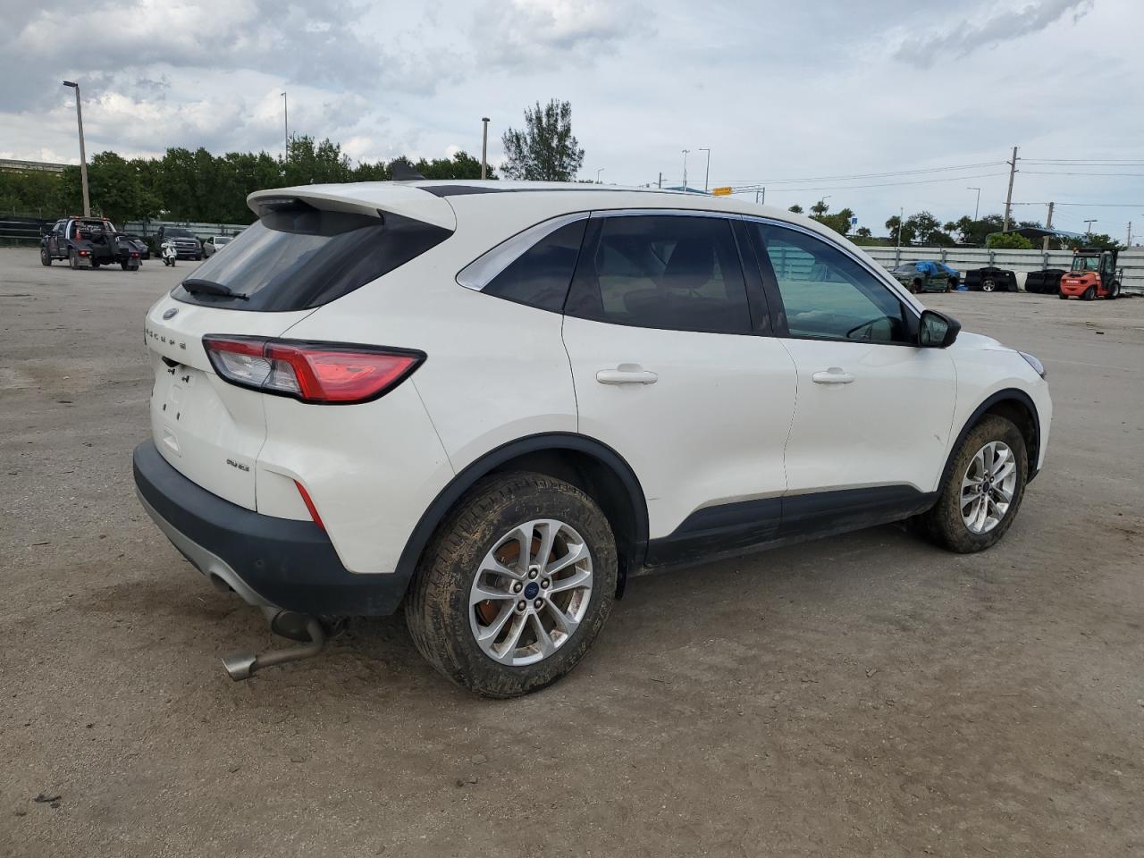 2022 FORD ESCAPE SE VIN:1FMCU9G68NUA60636