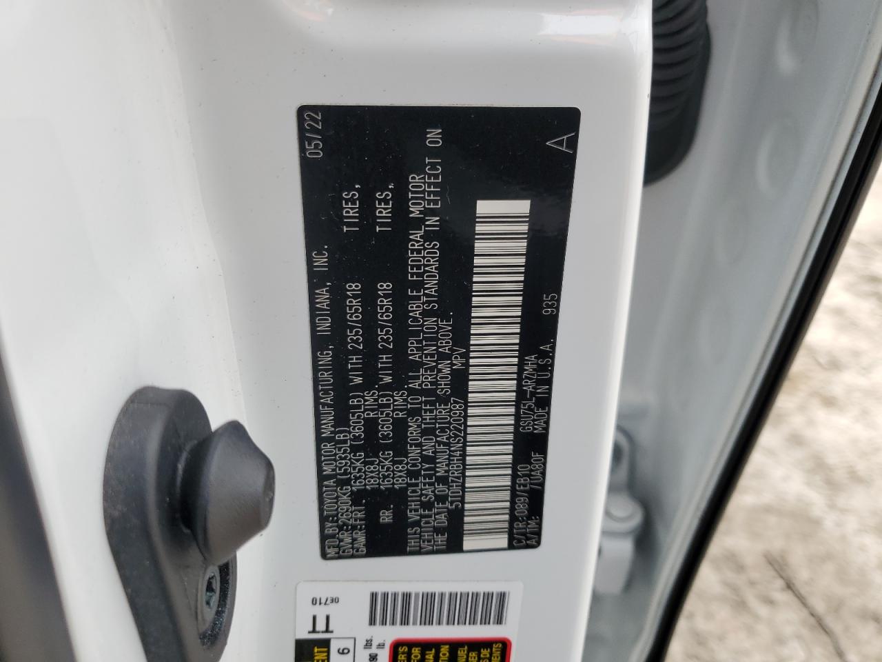 2022 TOYOTA HIGHLANDER XLE VIN:5TDHZRBH4NS220987