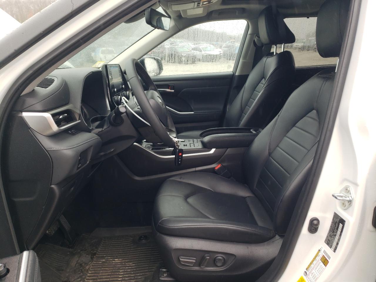 2022 TOYOTA HIGHLANDER XLE VIN:5TDGZRBHXNS579496