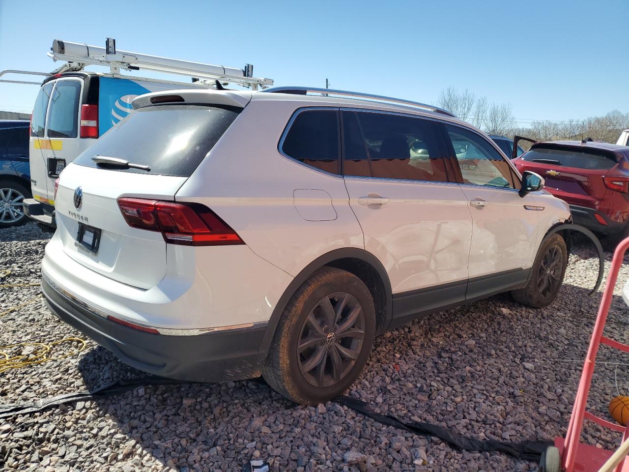 2023 VOLKSWAGEN TIGUAN SE VIN:3VVNB7AX8PM085800