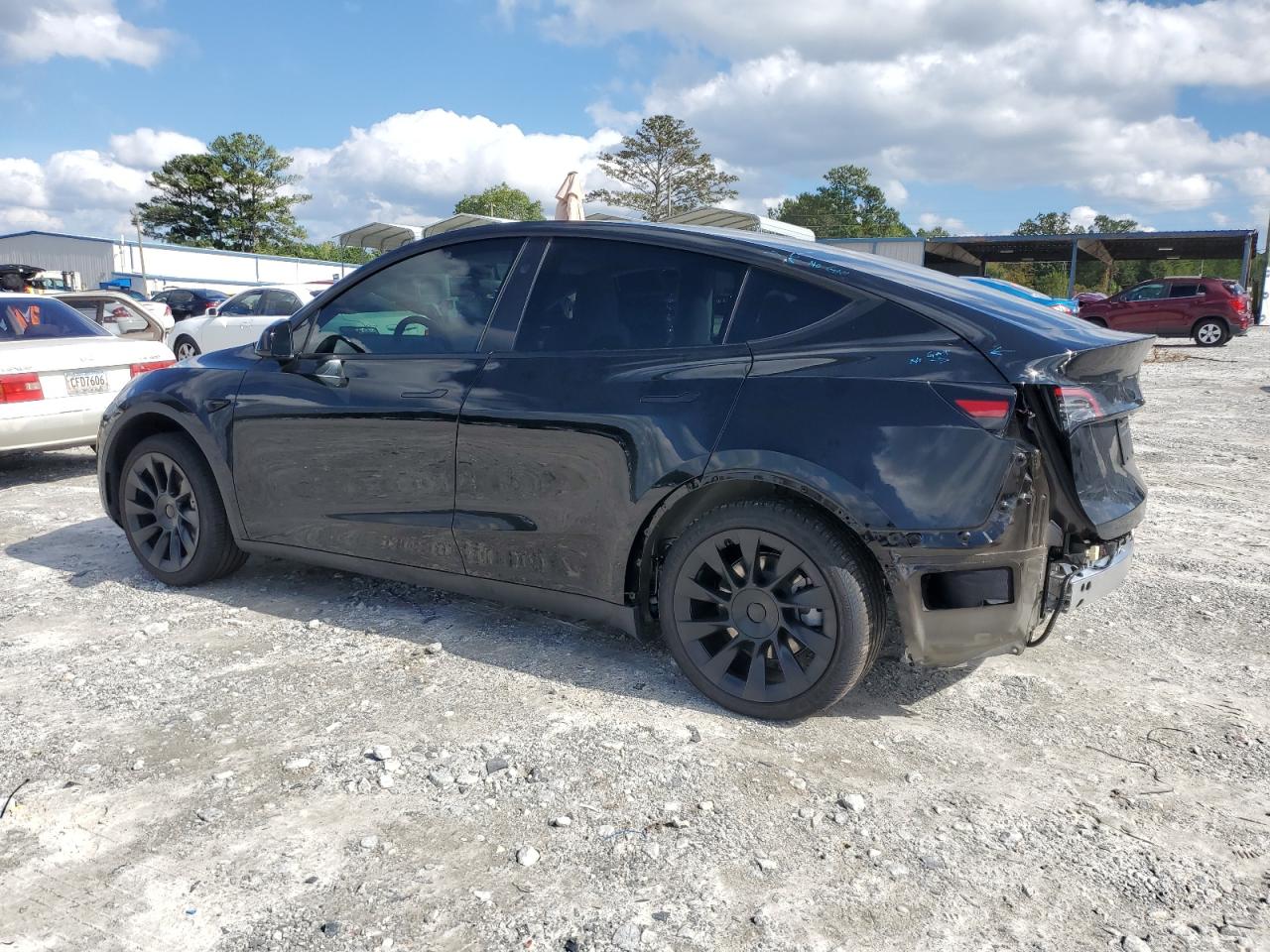 2024 TESLA MODEL Y  VIN:7SAYGDEE0RA241839