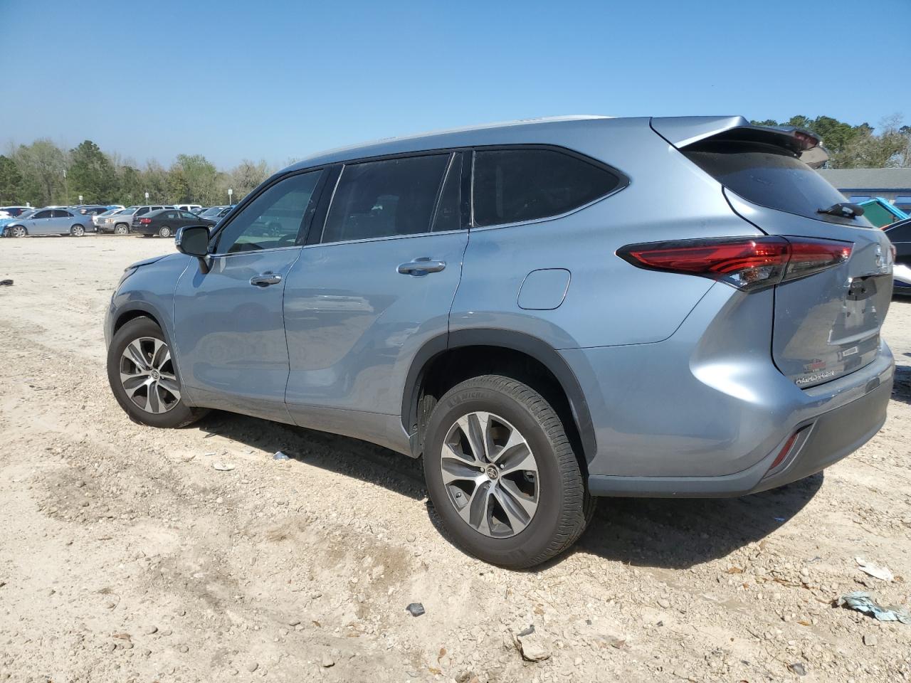 2022 TOYOTA HIGHLANDER XLE VIN:5TDGZRAH8NS128309