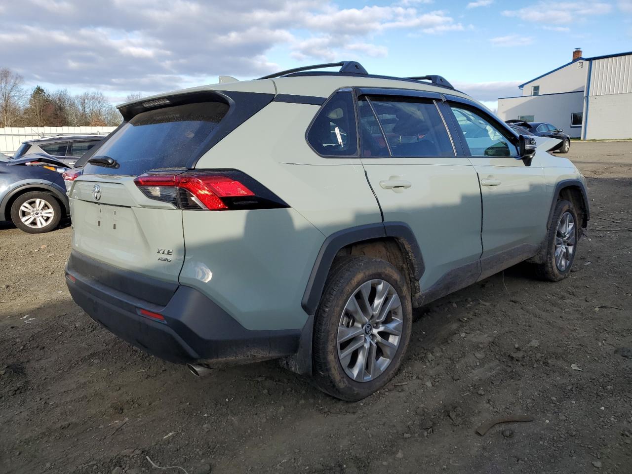 2022 TOYOTA RAV4 XLE PREMIUM VIN:2T3A1RFV3NW291461