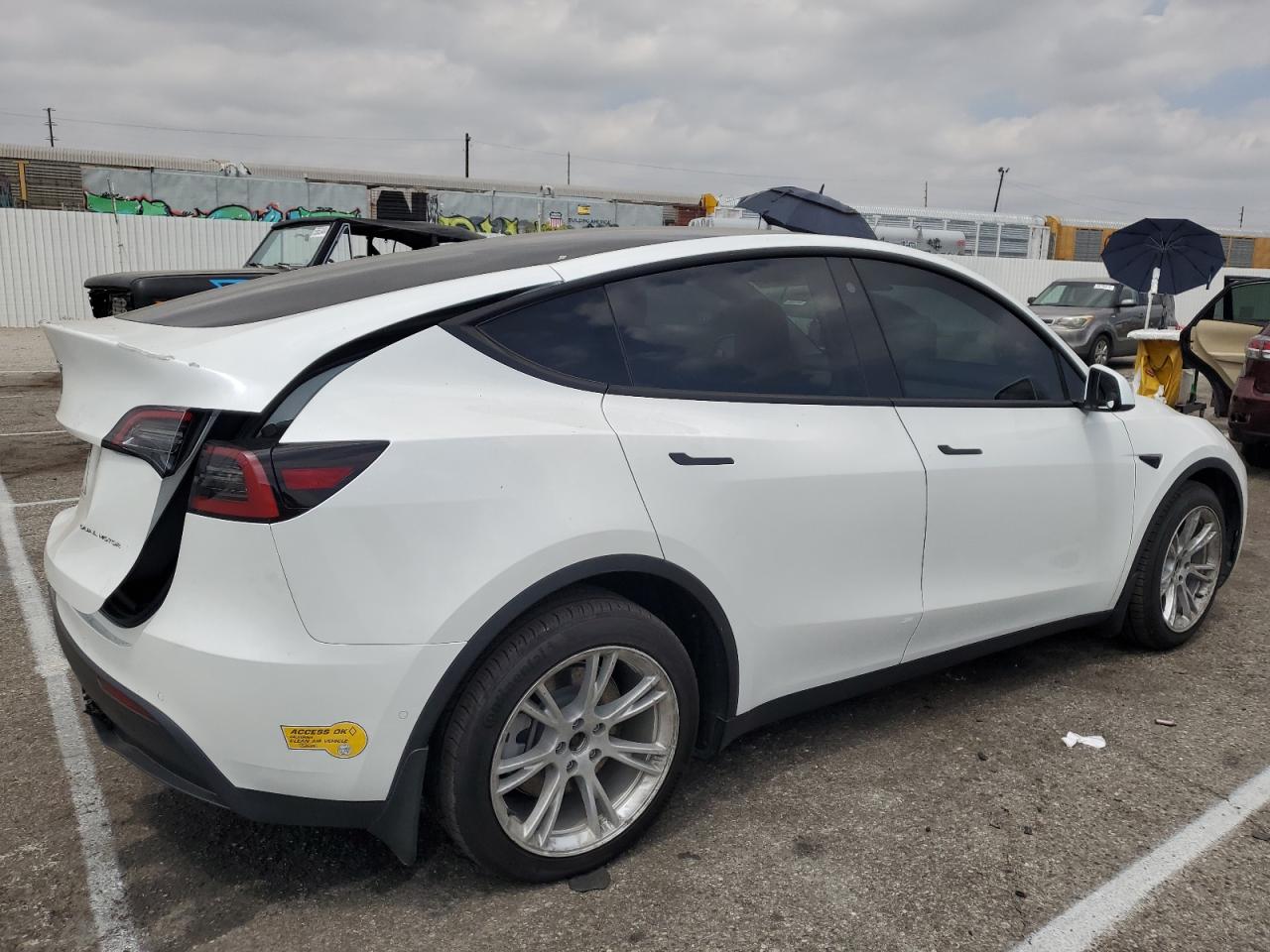 2022 TESLA MODEL Y  VIN:7SAYGDEE9NF367713