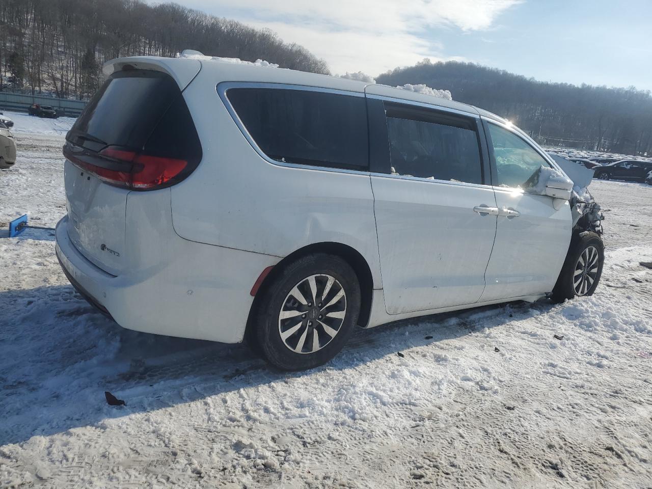 2022 CHRYSLER PACIFICA HYBRID TOURING L VIN:2C4RC1L71NR122912