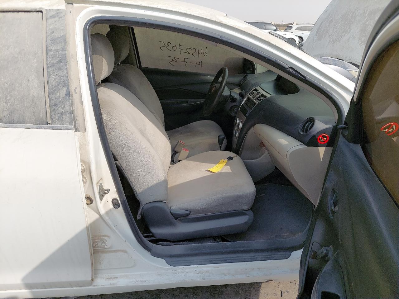 2008 TOYOTA YARIS VIN:JTDBW923881******