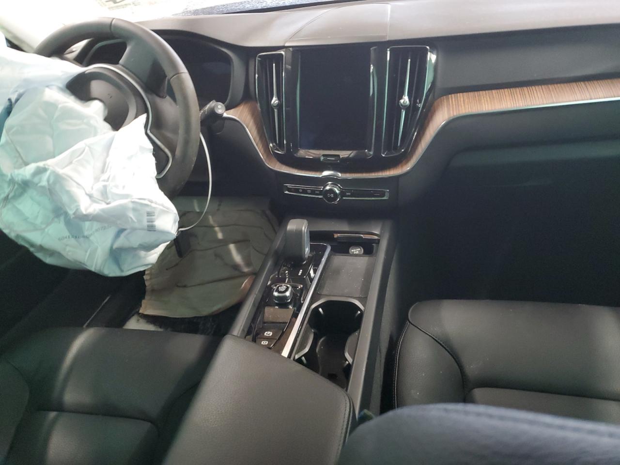 2022 VOLVO XC60 B5 MOMENTUM VIN:YV4L12RK6N1911586