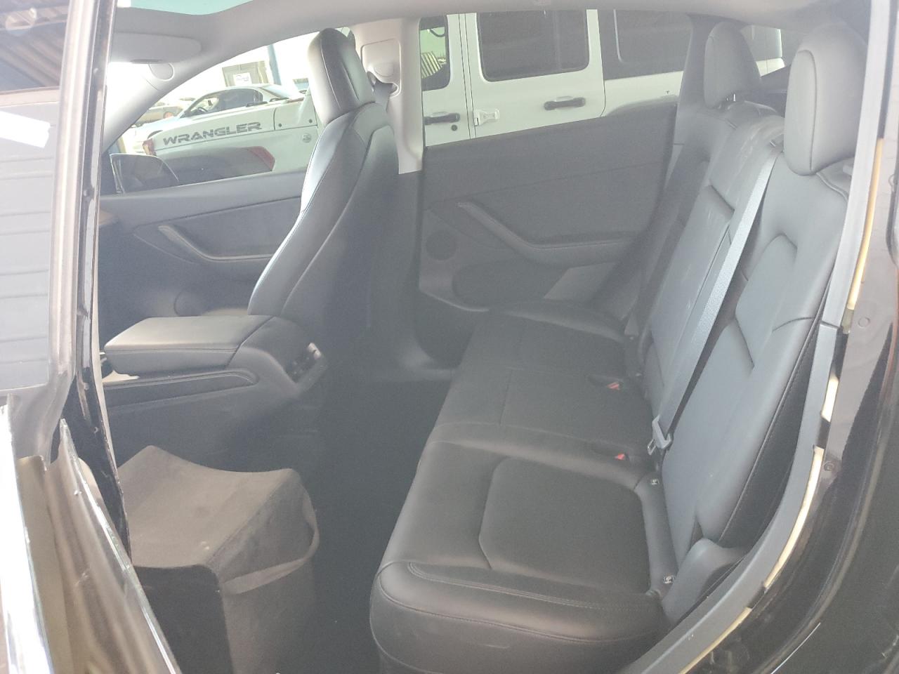 2022 TESLA MODEL Y  VIN:7SAYGDEF6NF395932