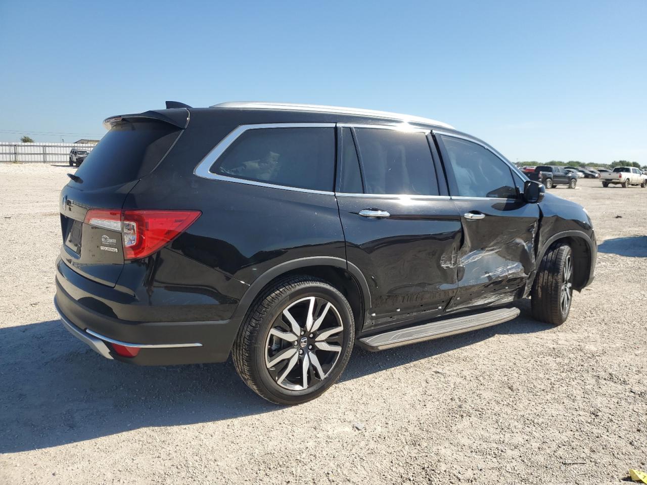 2022 HONDA PILOT TOURING VIN:5FNYF5H94NB004451