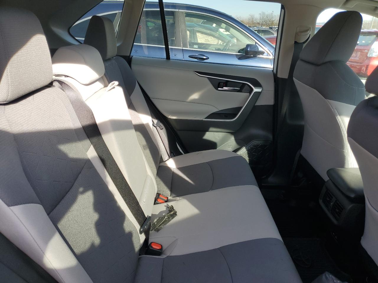 2022 TOYOTA RAV4 XLE VIN:2T3W1RFV6NC203820