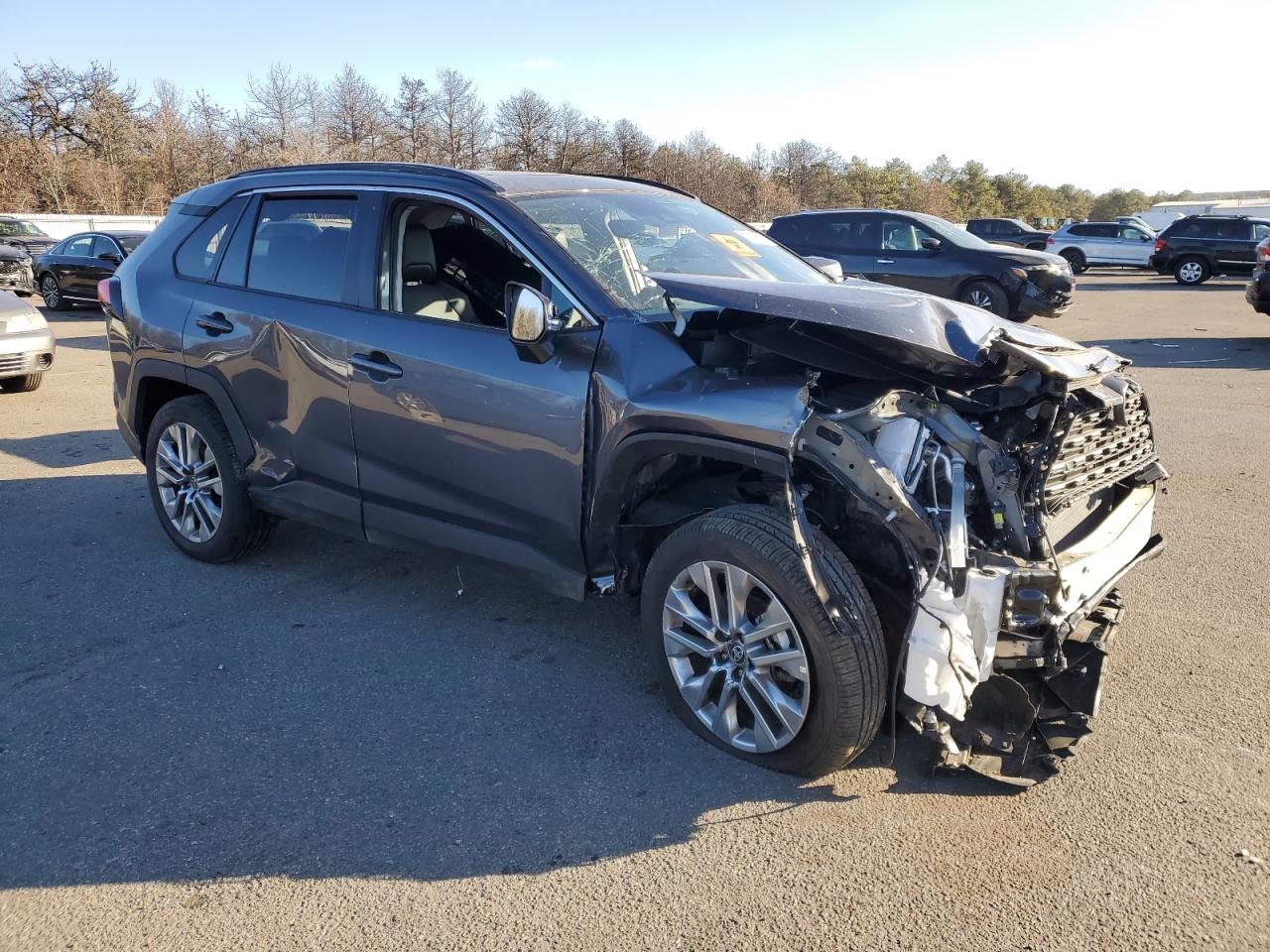 2024 TOYOTA RAV4 XLE PREMIUM VIN:2T3A1RFV4RC432061