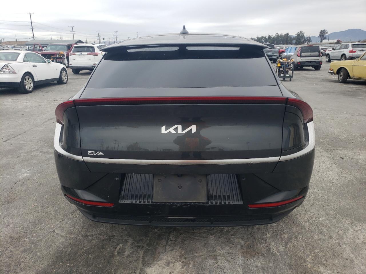 2023 KIA EV6 LIGHT VIN:KNDC34LA1P5105370