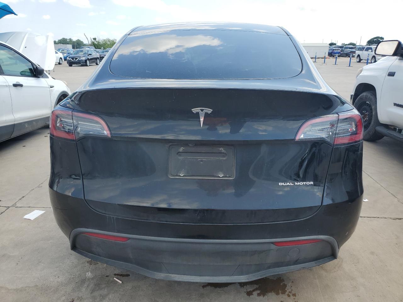 2023 TESLA MODEL Y  VIN:7SAYGDEE2PA183925