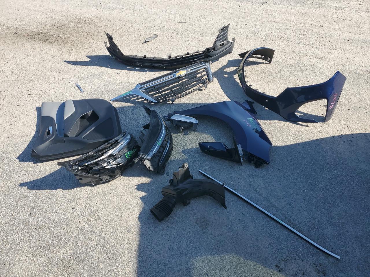 2022 CHEVROLET EQUINOX LT VIN:3GNAXKEV7NL223041