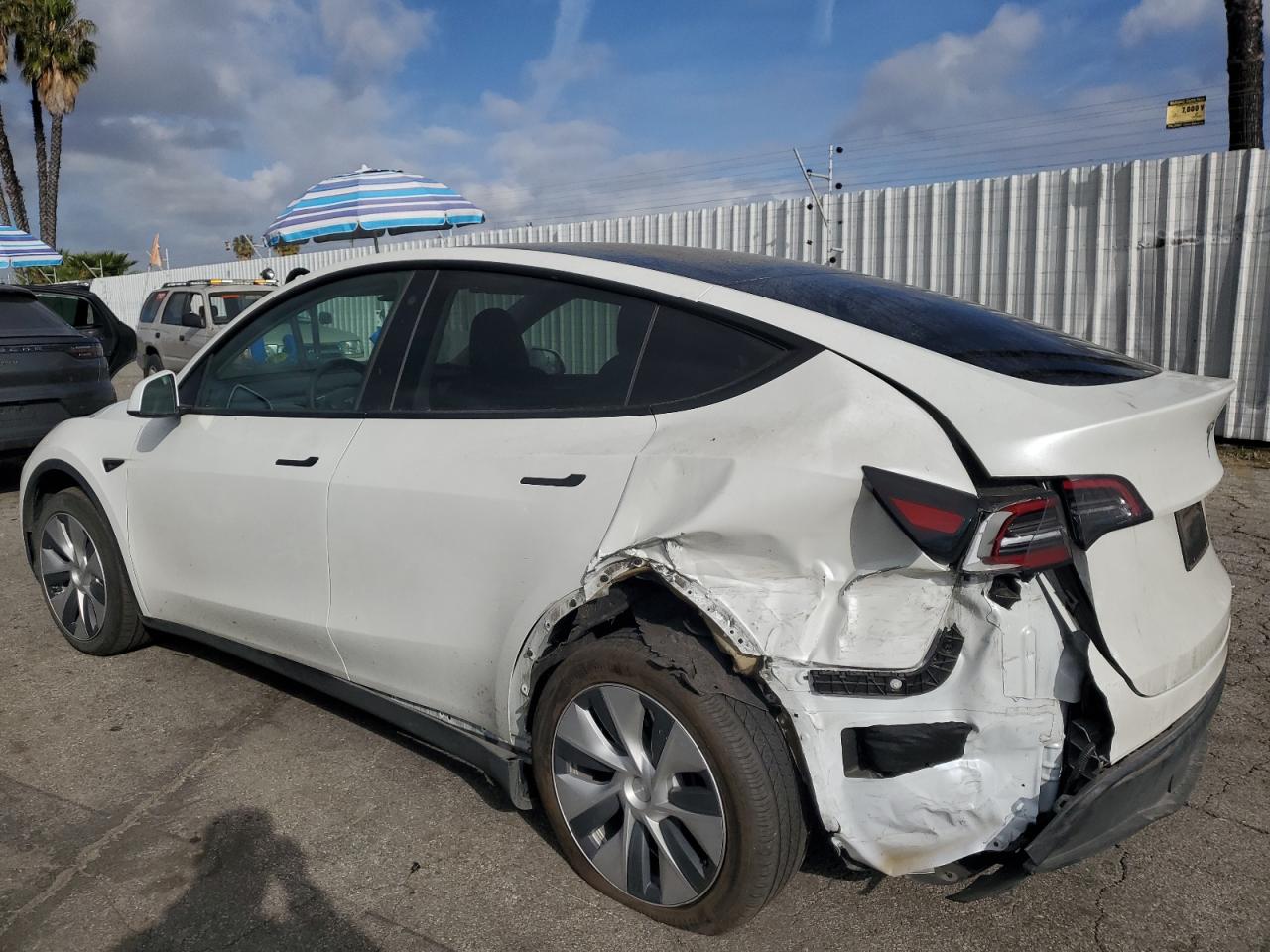 2023 TESLA MODEL Y  VIN:7SAYGDEE1PF746921