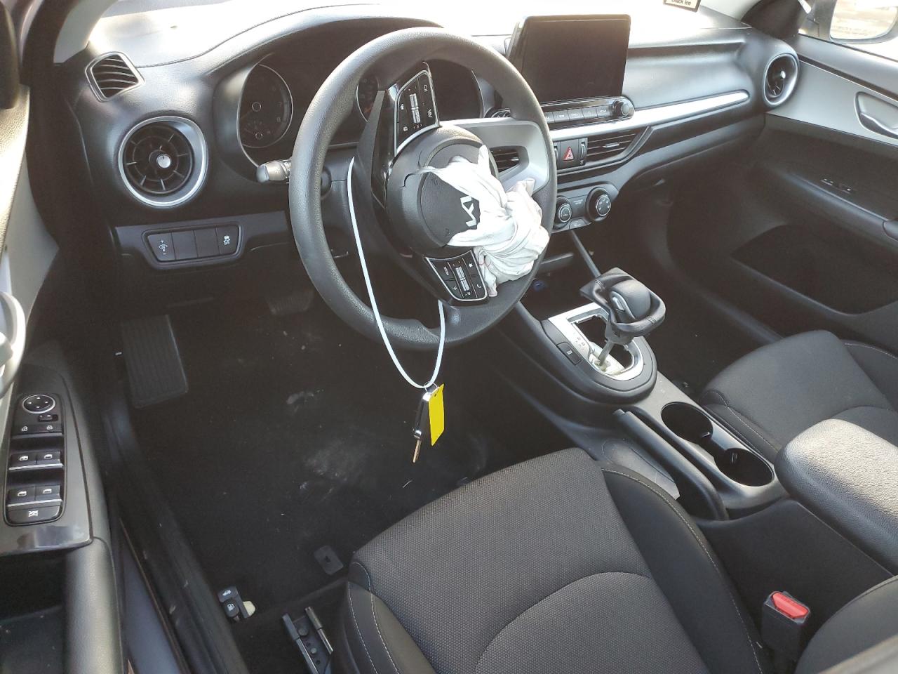 2023 KIA FORTE LX VIN:3KPF24AD8PE553428
